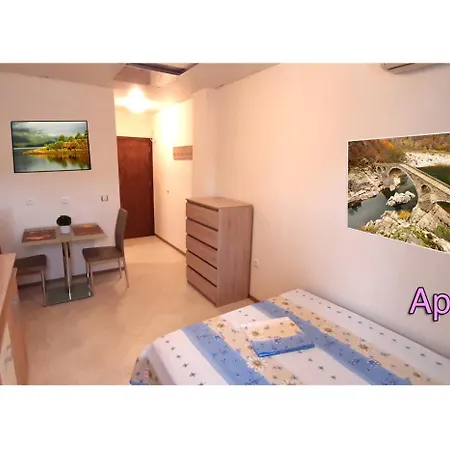 Byala Vista Loreta 公寓 *